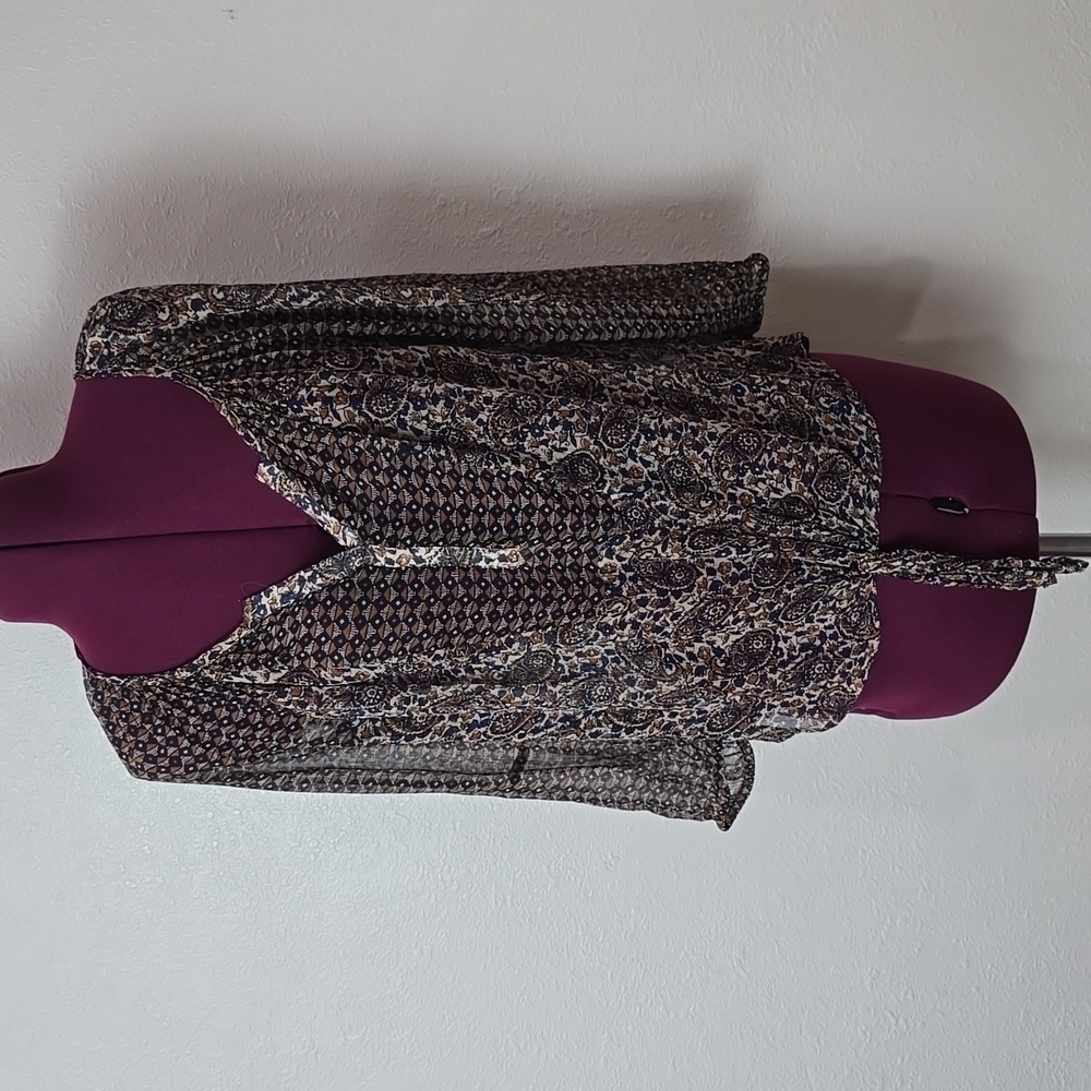 3/$15 Lucky Brand - Long Sleeve Brown Paisley Design Blouse Women Small